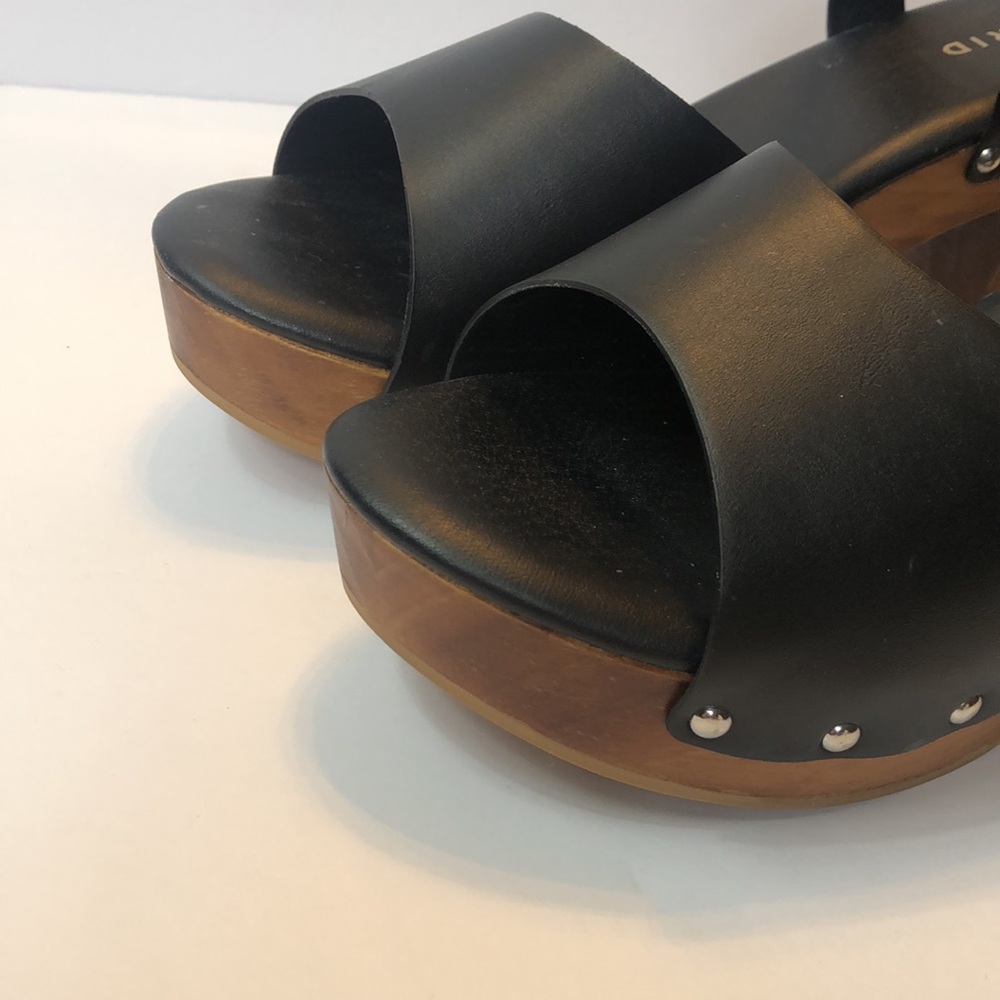 Torrid wooden heel black platform sandals. - Picture 4 of 8